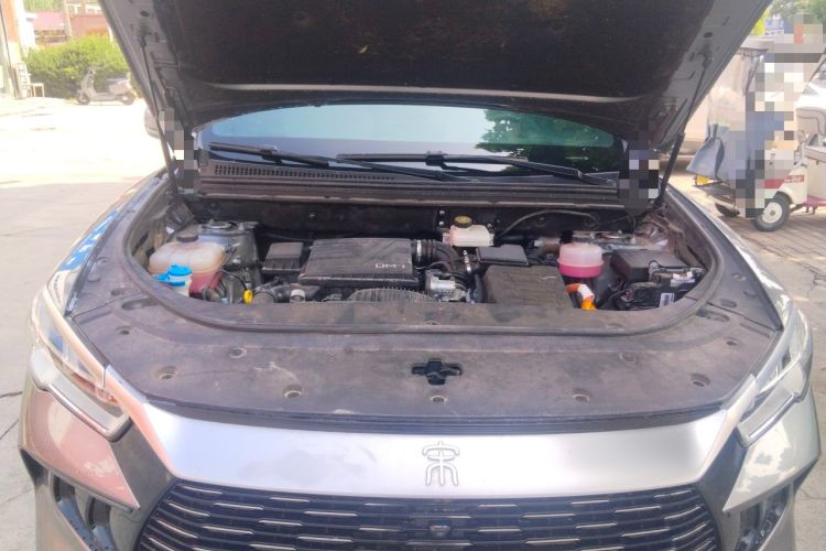 Used BYD Song Pro New Energy 2024 HONOR Edition DM-i 71KM Navigation Model Engine Bay