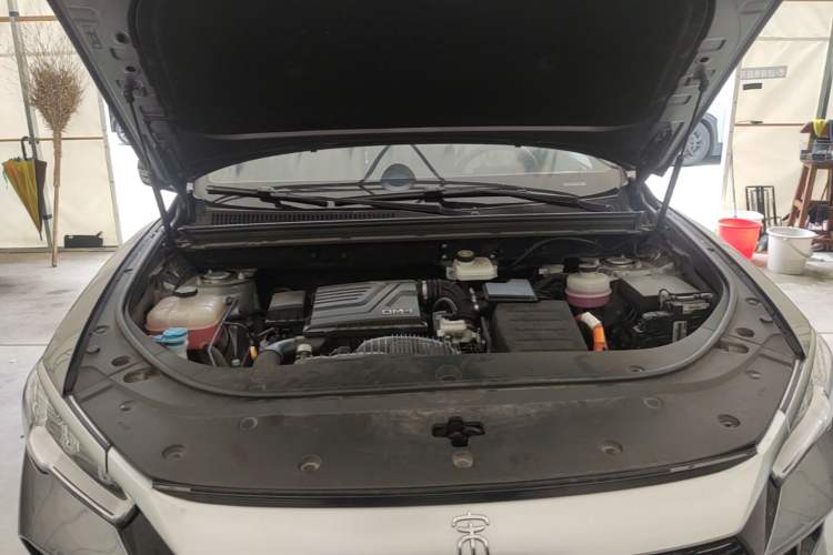 Used BYD Song Pro New Energy 2024 HONOR Edition DM-i 71KM Beyond Model Engine Bay