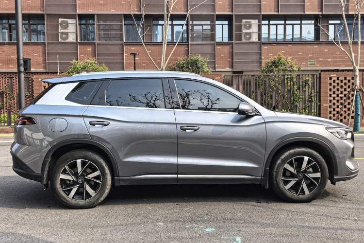 Used BYD Song Pro New Energy 2024 HONOR Edition DM-i 71KM Beyond Model Exterior 5