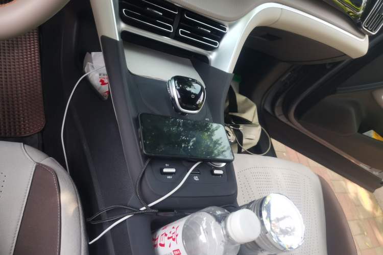 Used BYD Song Pro New Energy 2024 HONOR Edition DM-i 71KM Navigation Model Gear Lever
