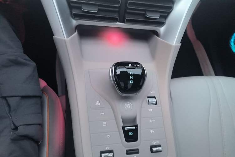 Used BYD Song Pro New Energy 2024 HONOR Edition DM-i 71KM Beyond Model Gear Lever
