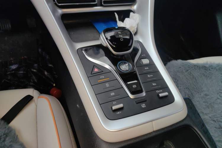 Used BYD Song Pro New Energy 2024 HONOR Edition DM-i 110KM Beyond Model Gear Lever