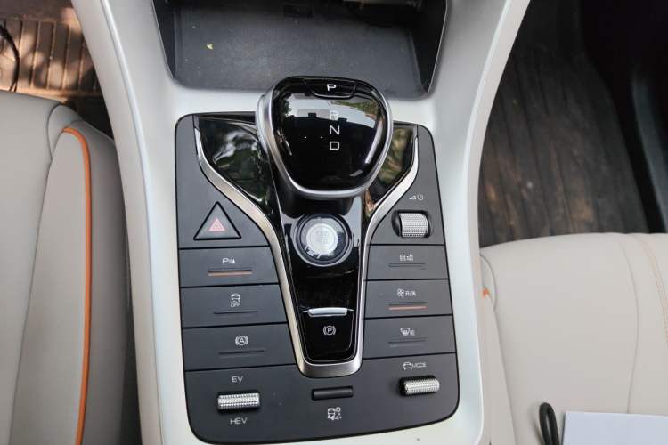 Used BYD Song Pro New Energy 2024 HONOR Edition DM-i 71KM Leading Model Gear Lever