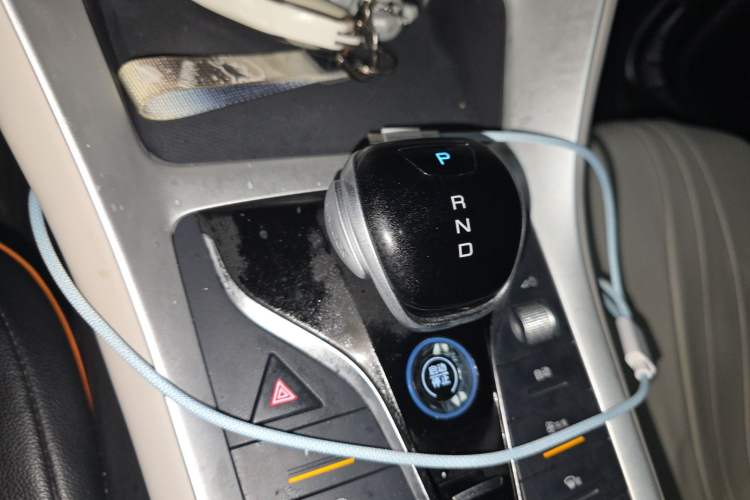 Used BYD Song Pro New Energy 2024 HONOR Edition DM-i 71KM Navigation Model Gear Lever