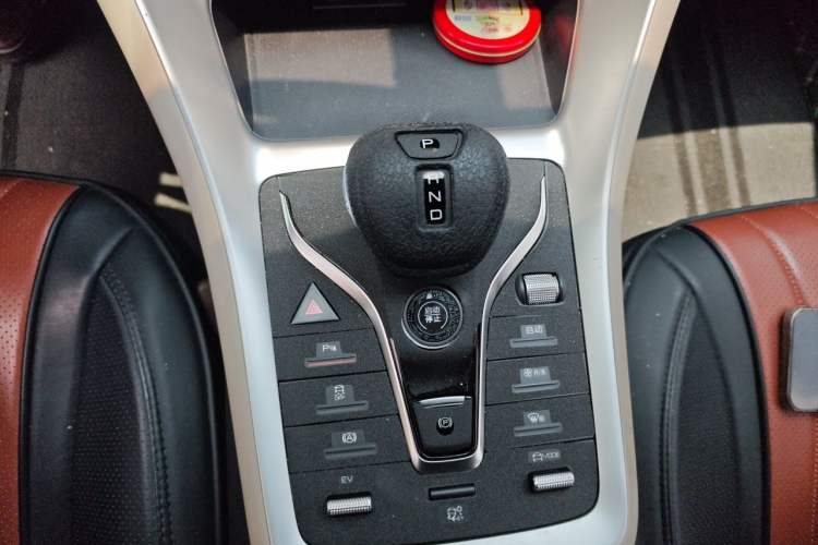 Used BYD Song Pro New Energy 2024 HONOR Edition DM-i 71KM Navigation Model Gear Lever