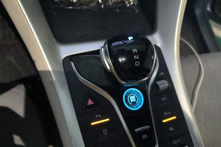 Used BYD Song Pro New Energy 2024 HONOR Edition DM-i 110KM Beyond Model Gear Lever