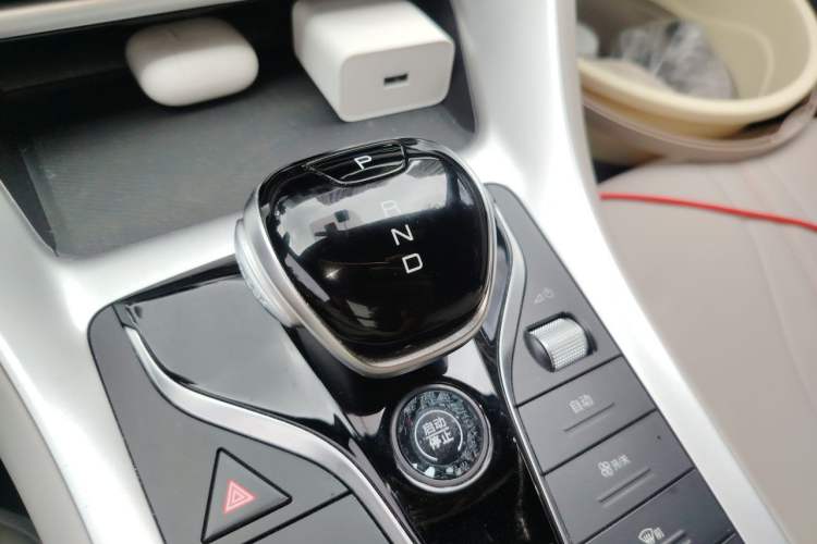 Used BYD Song Pro New Energy 2024 HONOR Edition DM-i 71KM Beyond Model Gear Lever