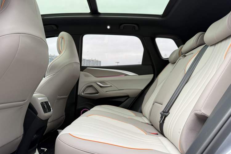 Used BYD Song Pro New Energy 2024 HONOR Edition DM-i 71KM Beyond Model Interior 3
