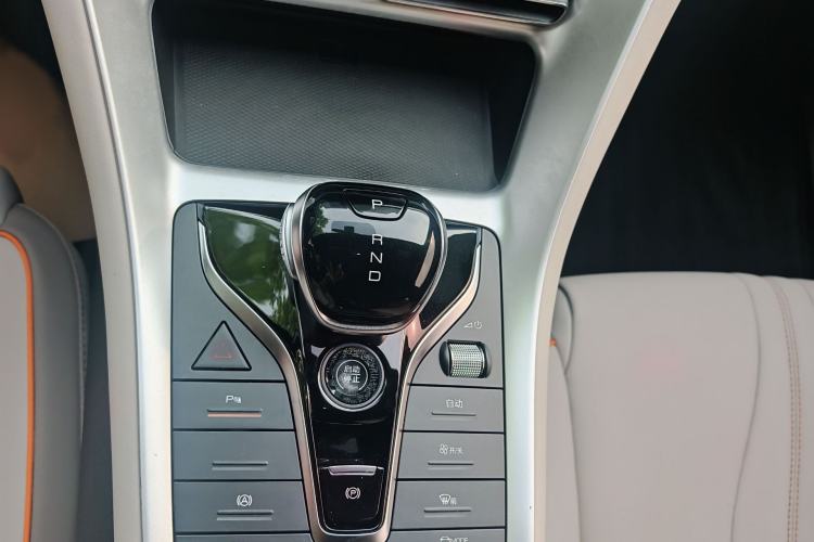 Used BYD Song Pro New Energy 2024 HONOR Edition DM-i 71KM Navigation Model Interior 5