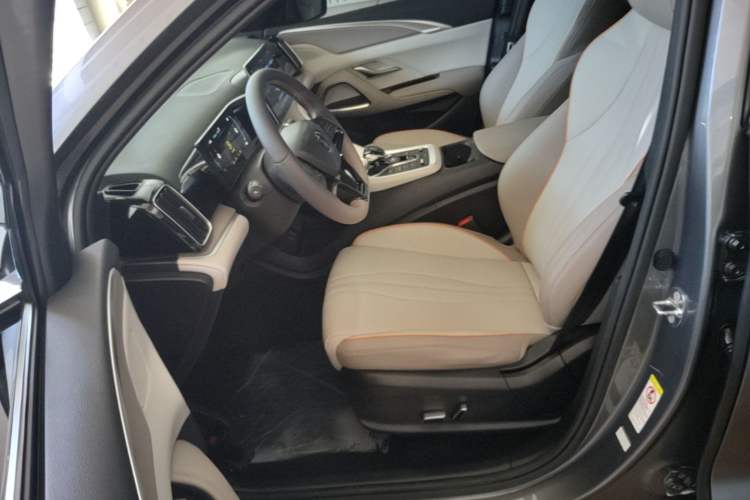 Used BYD Song Pro New Energy 2024 HONOR Edition DM-i 71KM Navigation Model Left Front Seat