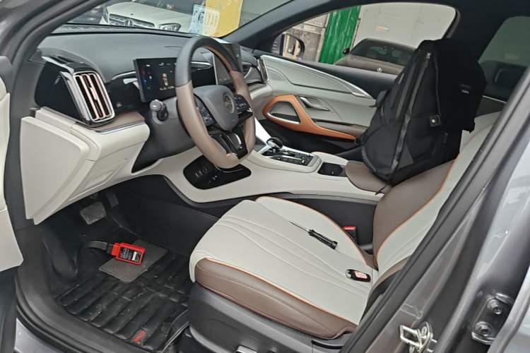 Used BYD Song Pro New Energy 2024 HONOR Edition DM-i 71KM Navigation Model Left Front Seat