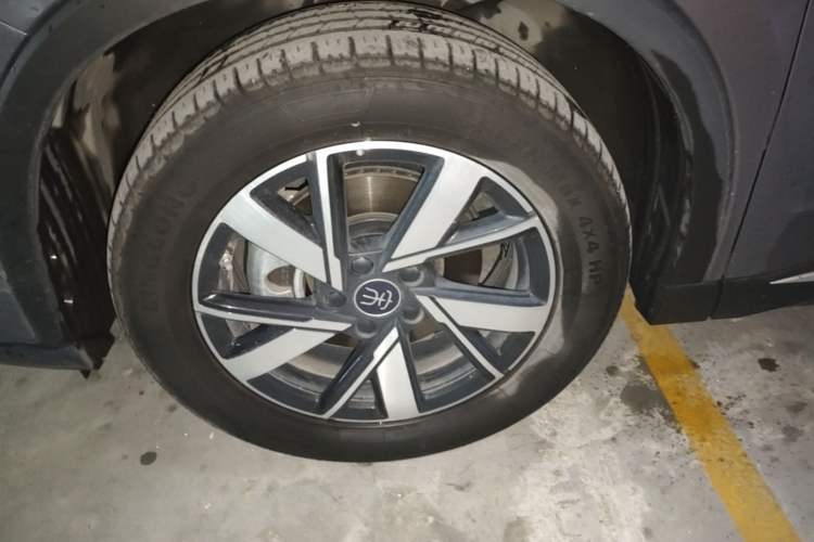 Used BYD Song Pro New Energy 2024 HONOR Edition DM-i 71KM Navigation Model Left Front Wheel Hub