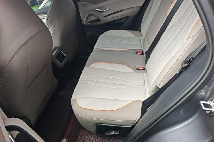 Used BYD Song Pro New Energy 2024 HONOR Edition DM-i 71KM Navigation Model Left Rear Seat