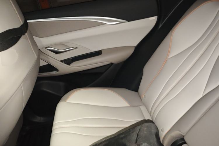 Used BYD Song Pro New Energy 2024 HONOR Edition DM-i 71KM Navigation Model Left Rear Seat