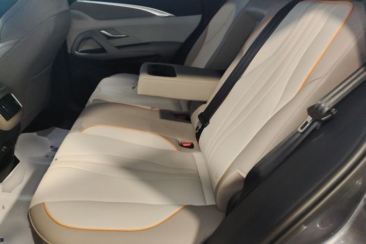Used BYD Song Pro New Energy 2024 HONOR Edition DM-i 71KM Navigation Model Left Rear Seat