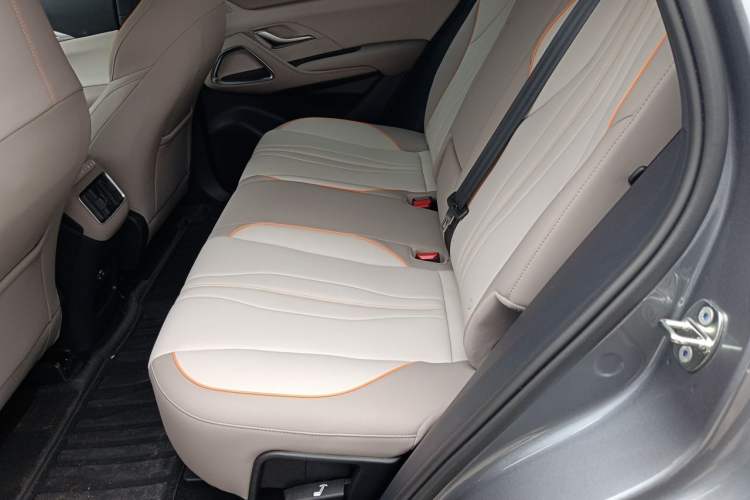 Used BYD Song Pro New Energy 2024 HONOR Edition DM-i 71KM Navigation Model Left Rear Seat
