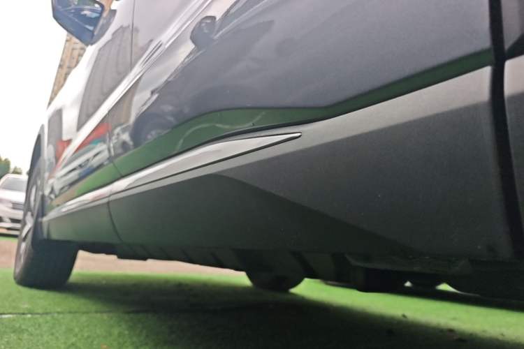 Used BYD Song Pro New Energy 2024 HONOR Edition DM-i 71KM Navigation Model Left Side Sill
