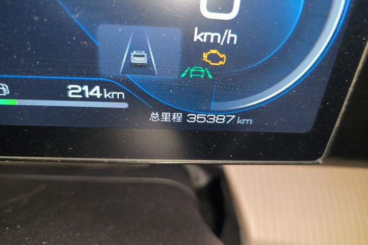 Used BYD Song Pro New Energy 2024 HONOR Edition DM-i 110KM Beyond Model Odometer Close Up