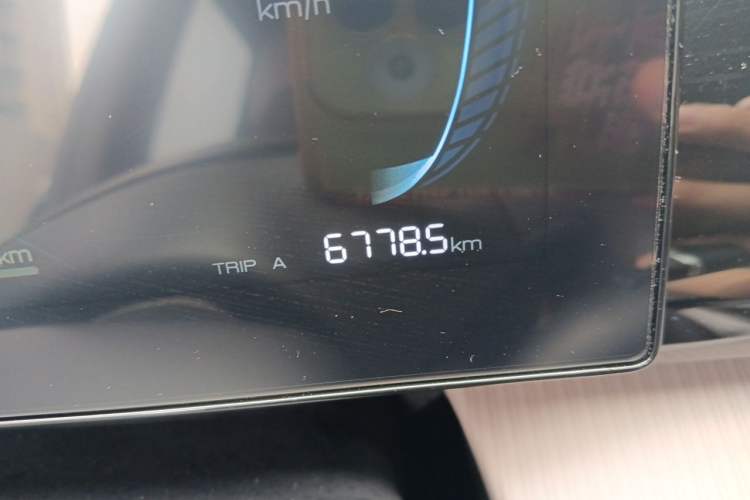 Used BYD Song Pro New Energy 2024 HONOR Edition DM-i 71KM Navigation Model Odometer Close Up