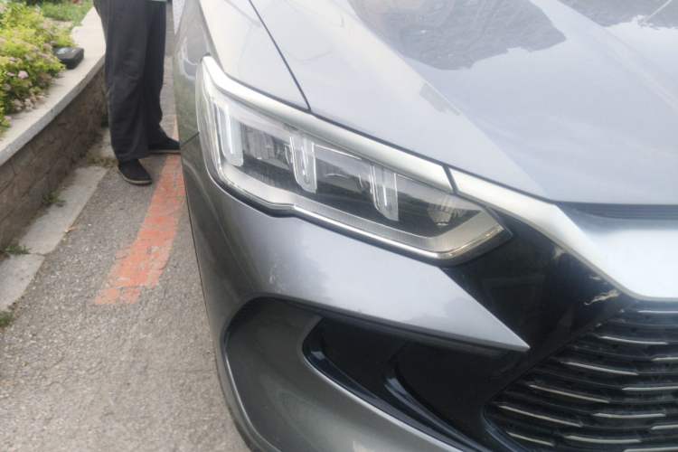 Used BYD Song Pro New Energy 2024 HONOR Edition DM-i 71KM Navigation Model Right Front Headlight