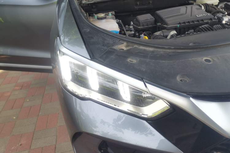 Used BYD Song Pro New Energy 2024 HONOR Edition DM-i 71KM Navigation Model Right Front Headlight