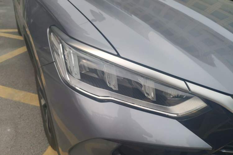 Used BYD Song Pro New Energy 2024 HONOR Edition DM-i 110KM Beyond Model Right Front Headlight