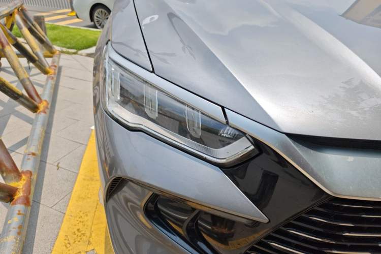 Used BYD Song Pro New Energy 2024 HONOR Edition DM-i 71KM Navigation Model Right Front Headlight