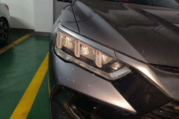Used BYD Song Pro New Energy 2024 HONOR Edition DM-i 110KM Beyond Model Right Front Headlight