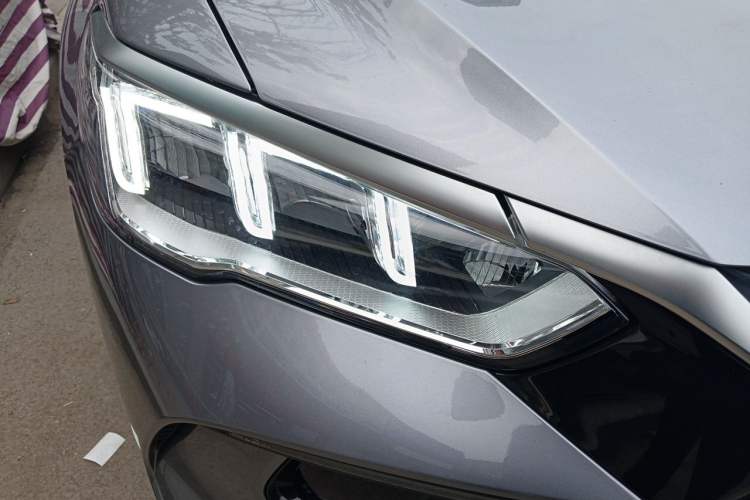 Used BYD Song Pro New Energy 2024 HONOR Edition DM-i 71KM Navigation Model Right Front Headlight