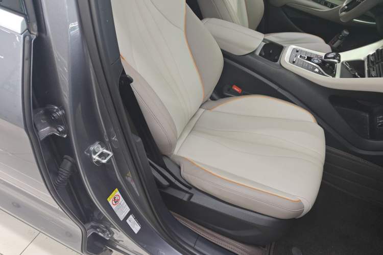 Used BYD Song Pro New Energy 2024 HONOR Edition DM-i 71KM Beyond Model Right Front Seat