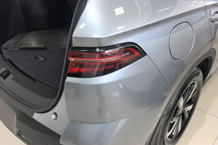 Used BYD Song Pro New Energy 2024 HONOR Edition DM-i 110KM Beyond Model Right Rear Taillight