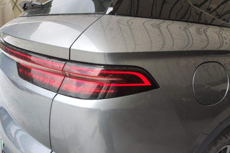 Used BYD Song Pro New Energy 2024 HONOR Edition DM-i 71KM Beyond Model Right Rear Taillight