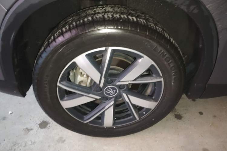 Used BYD Song Pro New Energy 2024 HONOR Edition DM-i 71KM Navigation Model Right Rear Wheel Hub