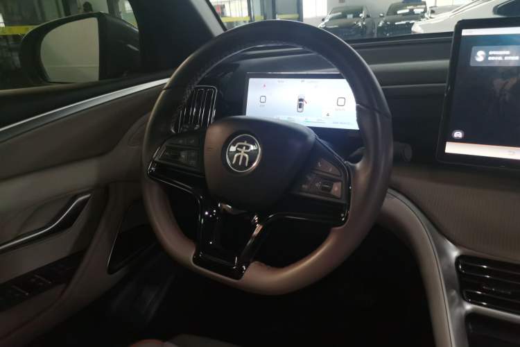 Used BYD Song Pro New Energy 2024 HONOR Edition DM-i 110KM Beyond Model Steering Wheel
