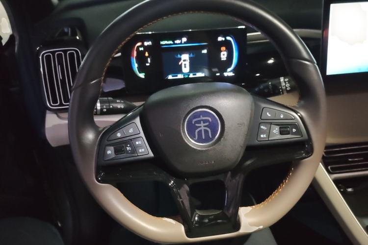 Used BYD Song Pro New Energy 2024 HONOR Edition DM-i 71KM Navigation Model Steering Wheel