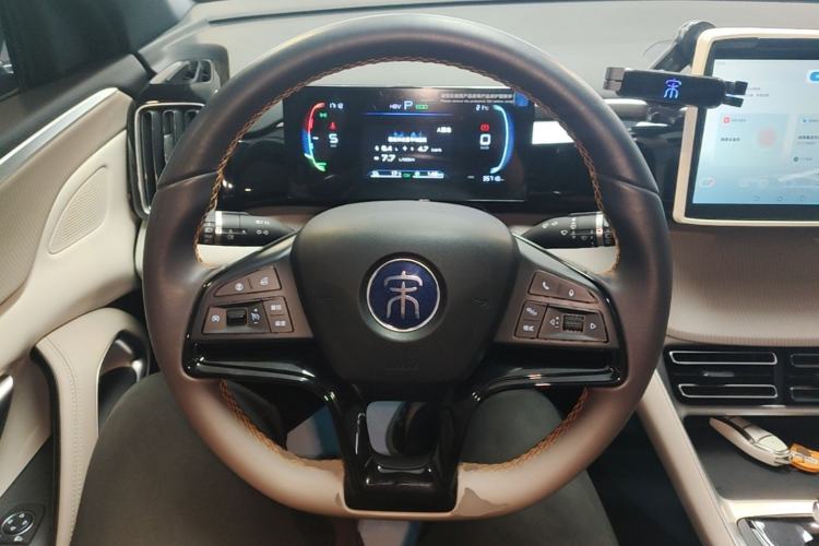 Used BYD Song Pro New Energy 2024 HONOR Edition DM-i 71KM Navigation Model Steering Wheel