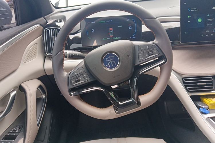 Used BYD Song Pro New Energy 2024 HONOR Edition DM-i 71KM Navigation Model Steering Wheel