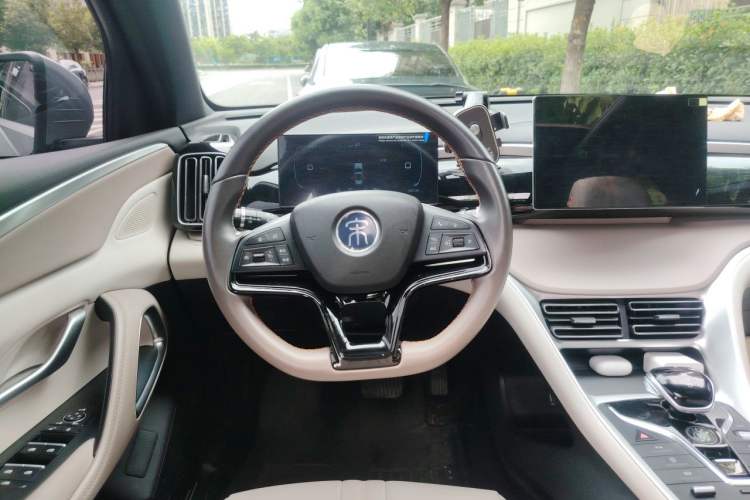Used BYD Song Pro New Energy 2024 HONOR Edition DM-i 71KM Beyond Model Steering Wheel