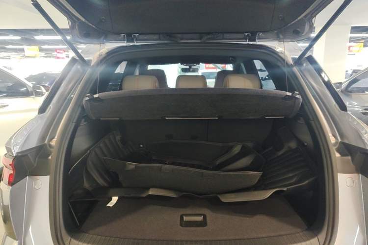 Used BYD Song Pro New Energy 2024 HONOR Edition DM-i 71KM Navigation Model Trunk