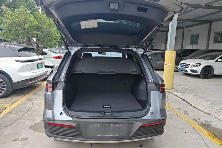 Used BYD Song Pro New Energy 2024 HONOR Edition DM-i 71KM Navigation Model Trunk