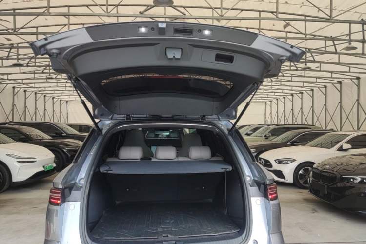 Used BYD Song Pro New Energy 2024 HONOR Edition DM-i 71KM Beyond Model Trunk