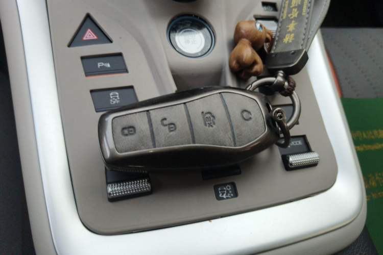 Used BYD Song Pro New Energy 2024 HONOR Edition DM-i 71KM Navigation Model Vehicle Key