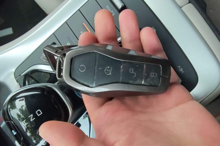 Used BYD Song Pro New Energy 2024 HONOR Edition DM-i 71KM Navigation Model Vehicle Key