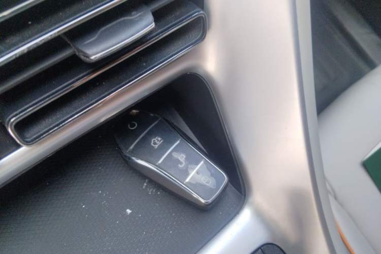 Used BYD Song Pro New Energy 2024 HONOR Edition DM-i 71KM Navigation Model Vehicle Key