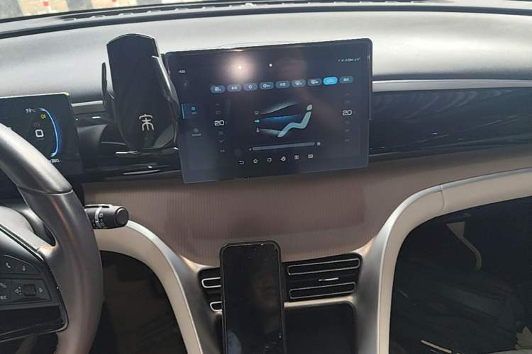 Used BYD Song Pro New Energy 2024 HONOR Edition DM-i 71KM Navigation Model Audio And AC Panel