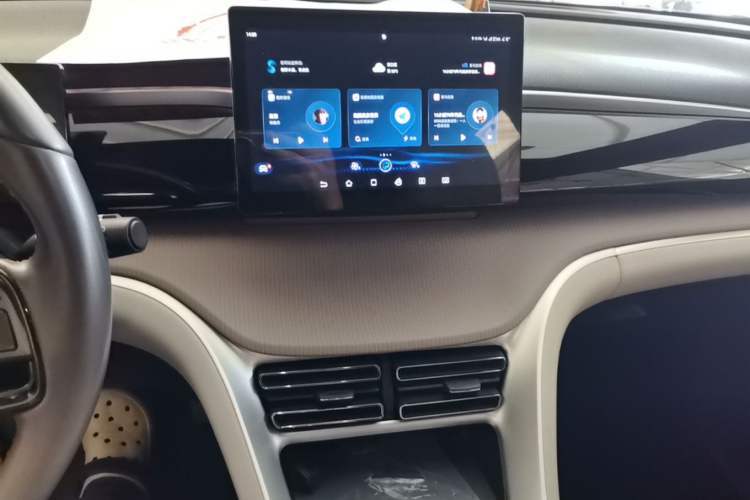 Used BYD Song Pro New Energy 2024 HONOR Edition DM-i 71KM Navigation Model Audio And AC Panel