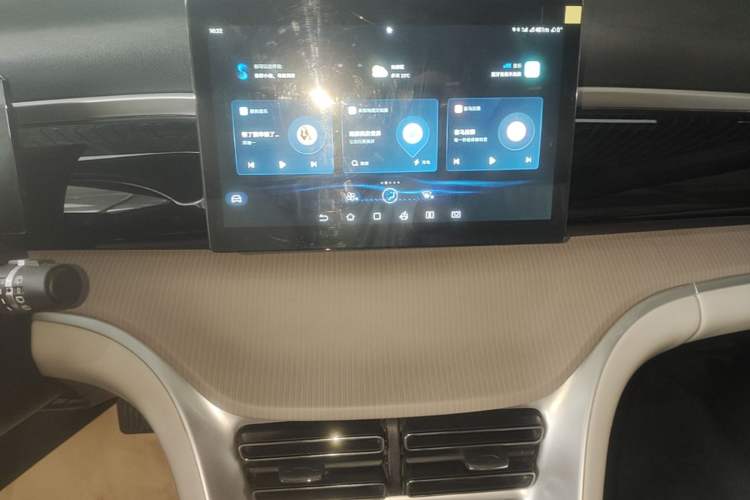 Used BYD Song Pro New Energy 2024 HONOR Edition DM-i 71KM Navigation Model Audio And AC Panel