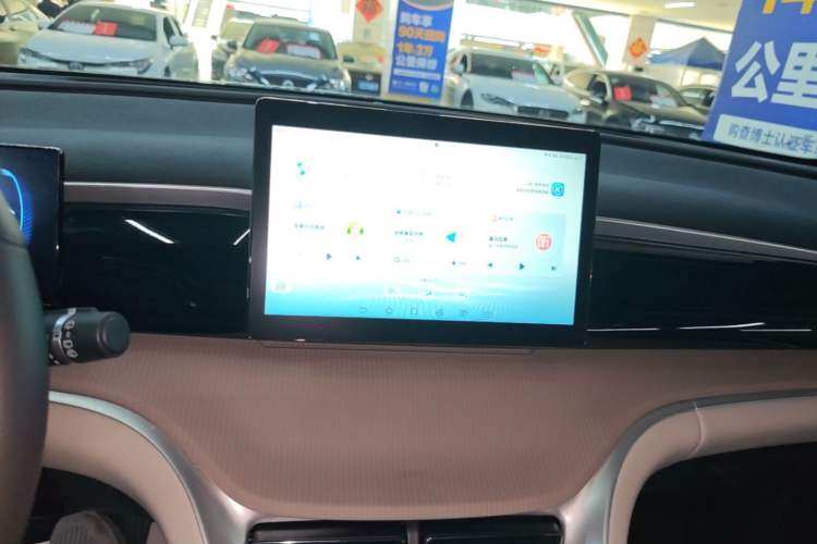 Used BYD Song Pro New Energy 2024 HONOR Edition DM-i 71KM Navigation Model Audio And AC Panel