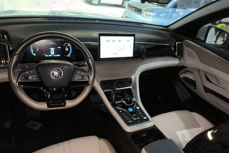 Used BYD Song Pro New Energy 2024 HONOR Edition DM-i 71KM Navigation Model Audio And AC Panel