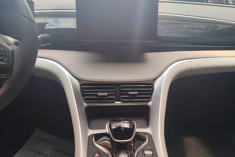 Used BYD Song Pro New Energy 2024 HONOR Edition DM-i 71KM Leading Model Audio And AC Panel